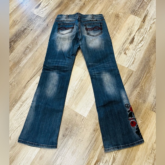 Cowgirl Tuff Wild & Free Jeans 28/33 - Picture 3 of 9